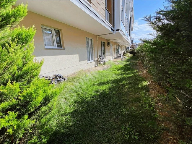 BEYLİKDÜZÜ KAVAKLI MAHALLESİ ŞEHRİ BEYAZ DA BAHÇELİ 1+1 SATILIK