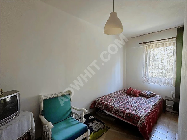 HUKUKÇULAR SİTESİNDE DENİZ MANZARALI EŞYALI DUBLEKS DAİRE