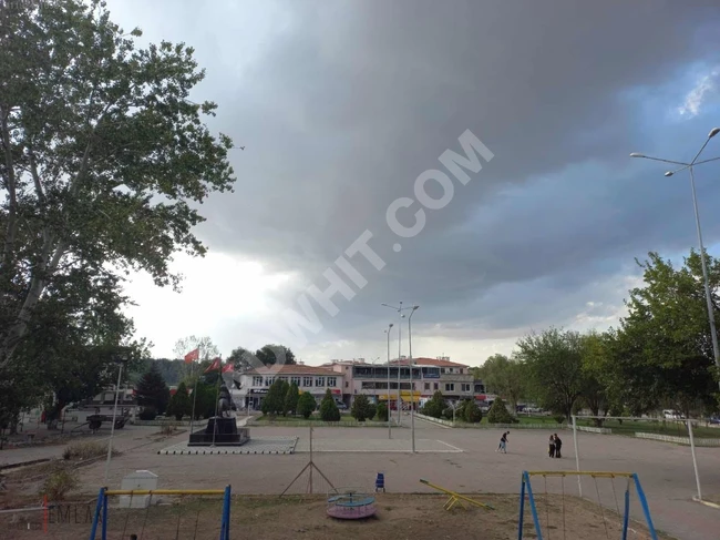 A plot of land with an area of 2.5 floors permitted for construction in KIRKLARELİ BABAESKİ ALPULLU.