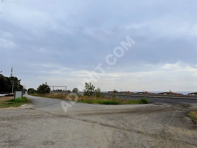 HUKUKÇULAR SİTESİNDE DENİZ MANZARALI EŞYALI DUBLEKS DAİRE