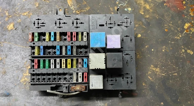 Used original RENAULT MASTER internal fuse box
