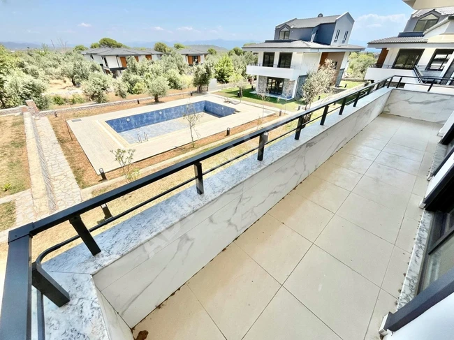 فيلا مستقلة رائعة 3+1 مع مسبح داخل أرض بمساحة 250 متر مربع في GÜRE