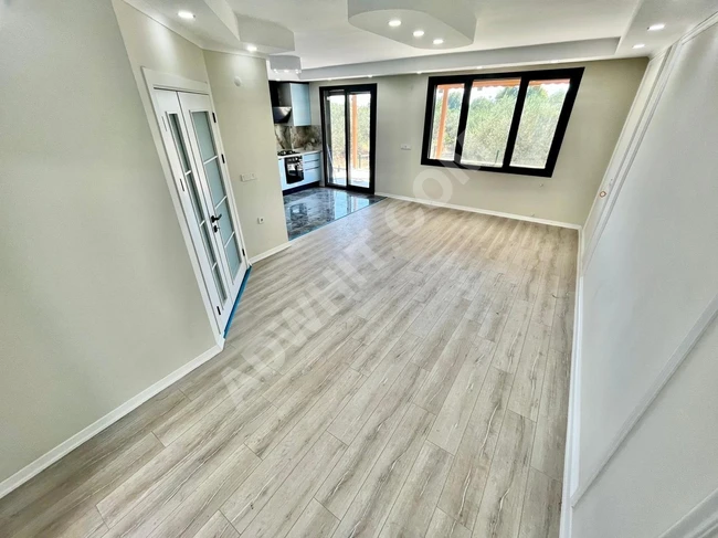 فيلا مستقلة جديدة 3+1 بتصميم فاخر جدًا وحديقة واسعة