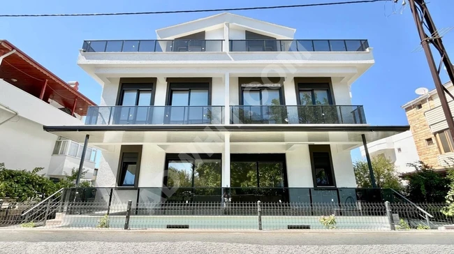 فيلا مستقلة 3+1 بإطلالة بحرية رائعة