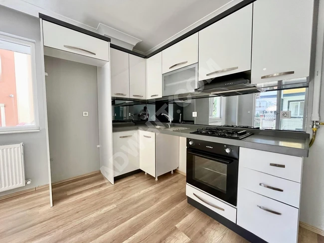 GÜMÜŞ'DEN GENİŞ BALKONLU ASANSÖRLÜ DENİZE 500 METRE 2+1 DAİRE