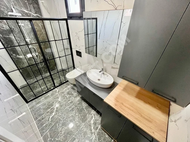 فيلا مستقلة جديدة 3+1 بتصميم فاخر جدًا وحديقة واسعة