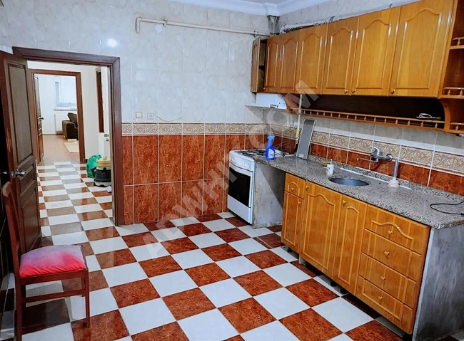 GENİŞ 120 M2 AİLE BİNASI TOPLU ULAŞIMLAR 2 DAKKİKA 2+1 DAİRE