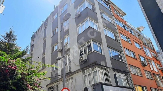 A clean mid-floor apartment in BEŞİKTAŞ urgently.