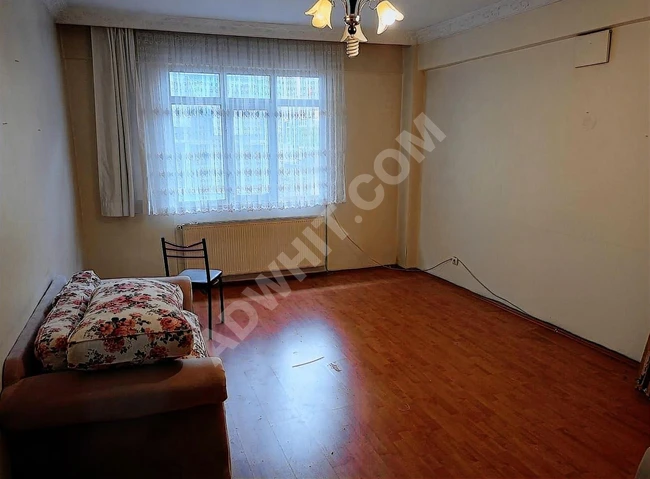 GENİŞ 120 M2 AİLE BİNASI TOPLU ULAŞIMLAR 2 DAKKİKA 2+1 DAİRE