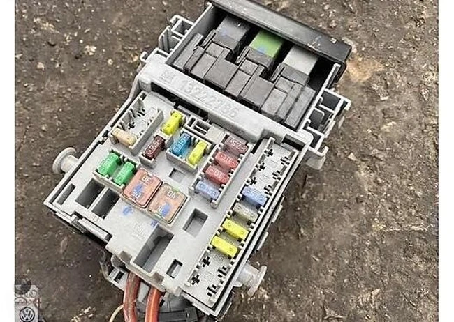 Interior fuse box CHEVROLET CRUZE/ASTRA J (Original) 13222786