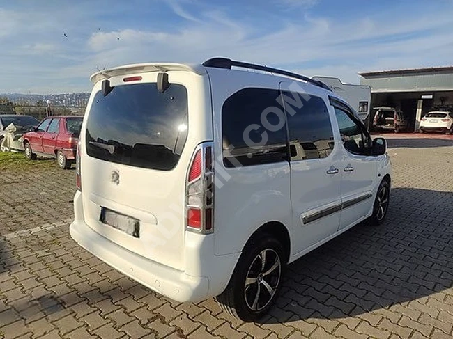 ميني فان Citroen Berlingo 1.6 HDI Selection موديل 2016 بقوة 92 حصان بدون تغيير 236,000 كم