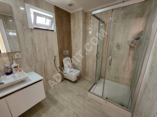 Yeni bir villa sitesinde yıllık kiralık lüks boş villa