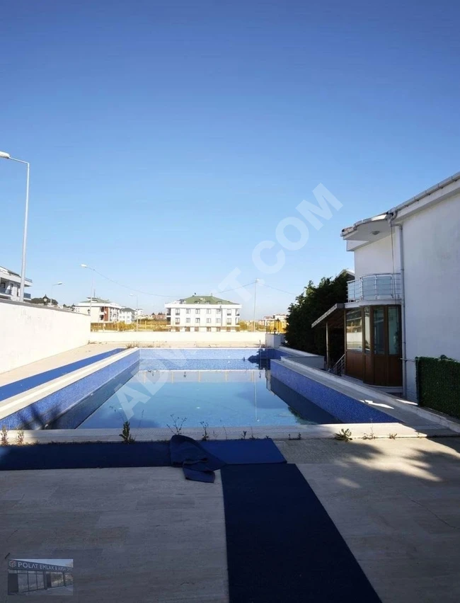 CELAL YEDEK SİTE İÇERİSİNDE HAVUZLU VİLLA