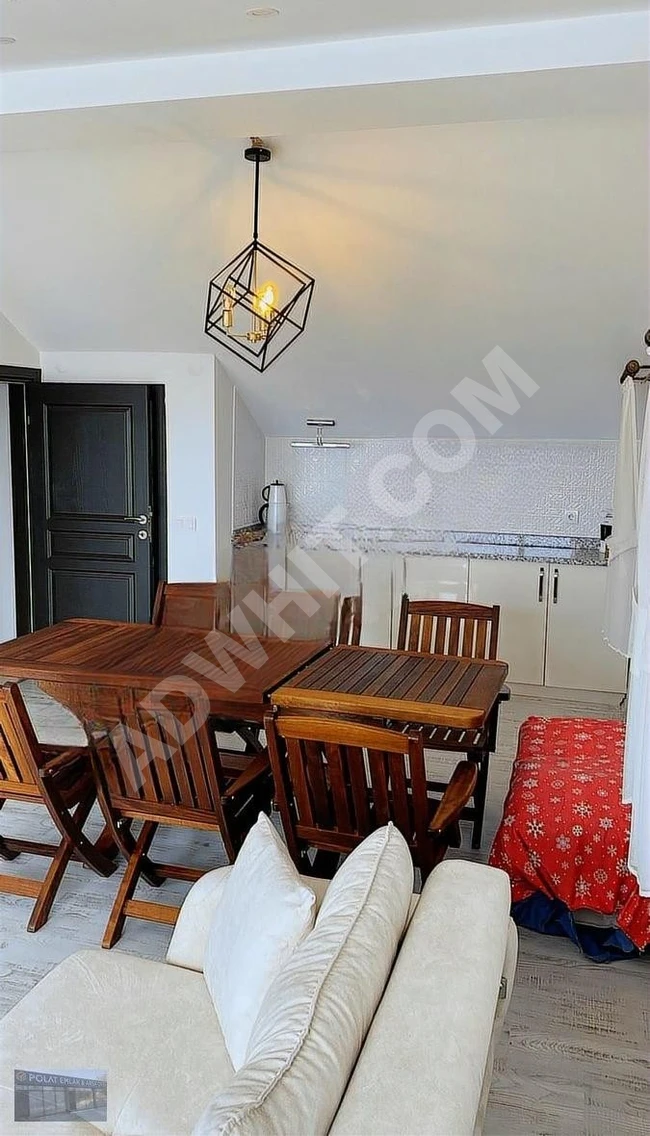 B.ÇEKMECE CELALİYEDE SİTE İÇİNDE DENİZ MANZARALI HAVUZLU VİLLA