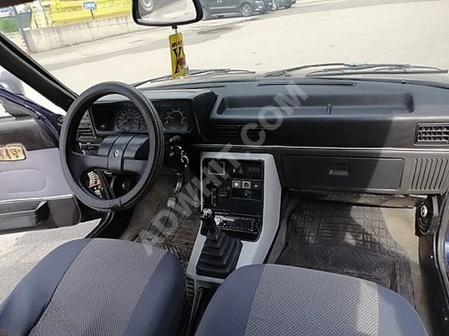 RENAULT FAIRWAY 1.6 car, model 1994: Half of the amount in cash and the other half in installments.