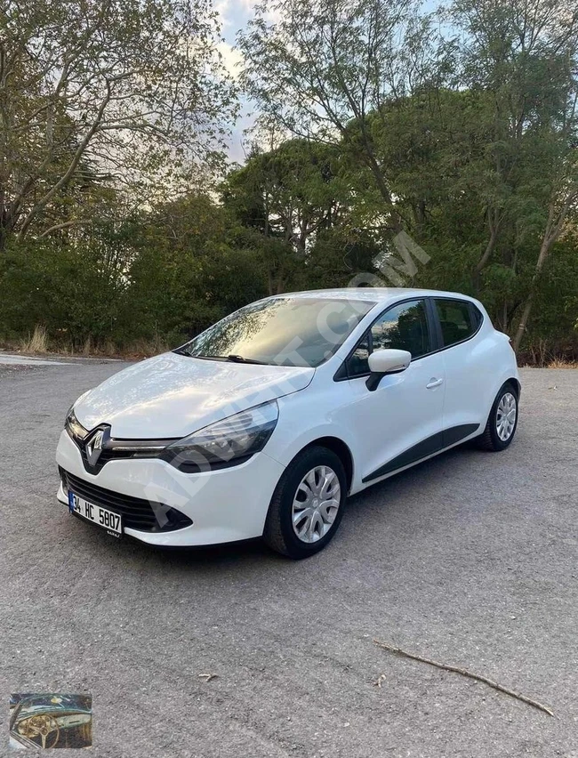 RENAULT CLIO car, 2014 model, clean