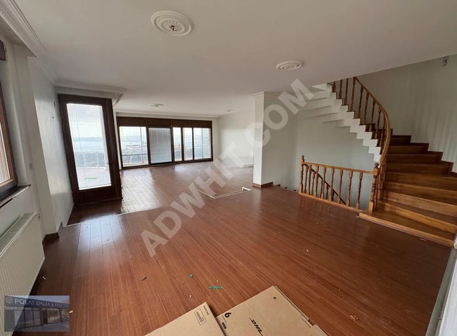 BÜYÜKÇEKMECE PINARTEPE MAHALESİNDE SİTE İÇERİSİNDE SATILIK VİLLA