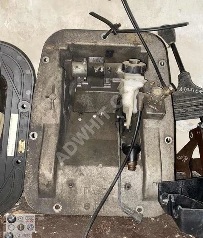 İVECO EUROSTAR مركز علوي للدبرياج (أصلي)