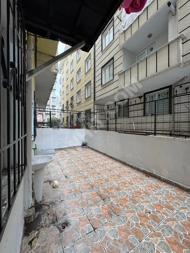 İstanbul'un yeni metro projesine yakın 2+1 daire uygun fiyata satılıktır.