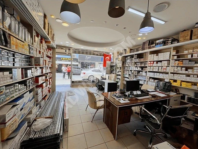 ANA CADDE ÜZERİNDE, TABELA DEĞERİ YÜKSEK OLAN, 300 M2 DÜKKAN.
