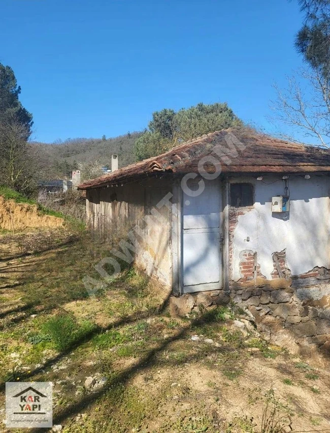 A land area of 1,000 square meters, house for sale with garden and title deed in Çanakkale Çan.