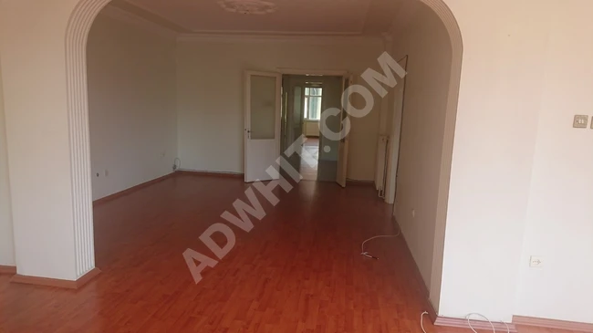 SAFİR BAKIRKÖYDEN İNCİRLİ CADDESİ ÇAMLIKTA GENİŞ KİRALIK DAİRE