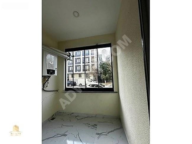 شقة للإيجار مع شرفتين وحمام خاص للوالدين