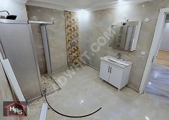 B. ÇEKMECE /HÜRRİYET MAHALLESİNDE SAKIN KONUMUNDA VİLLA