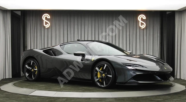 SCLASS 2023 FERRARI SF90 CARBON SERAMİK FREN YOLCU EKRAN BAYİ