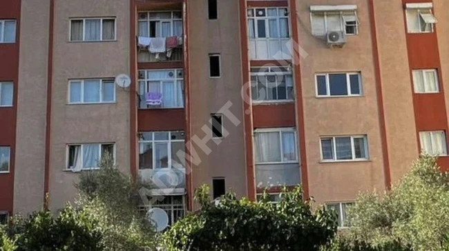 BAŞAKŞEHİR GÖÇMEN KONUTLARI ARA KAT PEMBE BLOKLARDA SATILIK