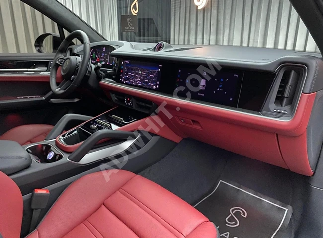 PORSCHE CAYENNE 4.0 TURBO E-HYBRID car, model 2024, with 739 horsepower, dealer.