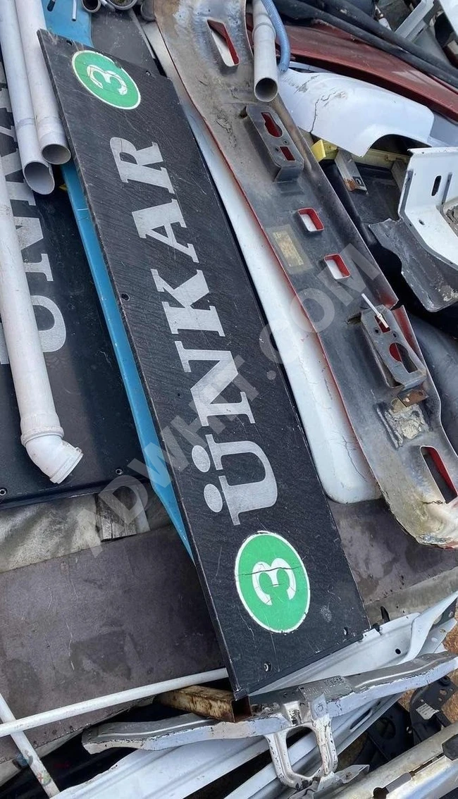 غطاء أمامي RENAULT MAGNUM (أصلي) مستعمل