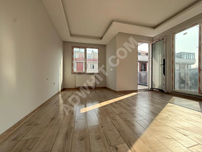 AVCILAR MERKEZDE SIFIR 3+1 KAPALI OTOPARKLI ARA KAT DAİRE