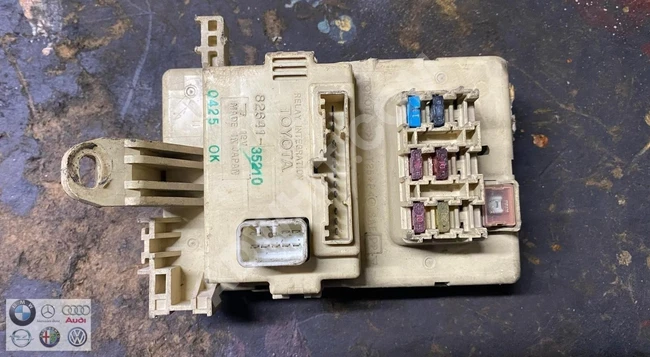 TOYOTA HİLUX 2.4 علبة فيوزات (أصلية) مستعملة