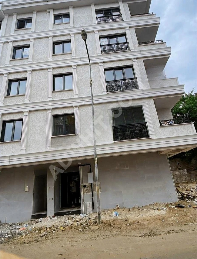 SATILIK. YENI YAPI DAIRE