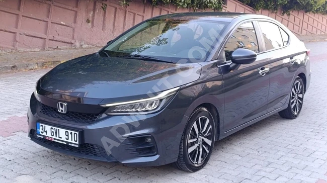 HONDA CITY 1.5 I-VTEC car, 2023 model, automatic, authorized maintenance, accident-free.