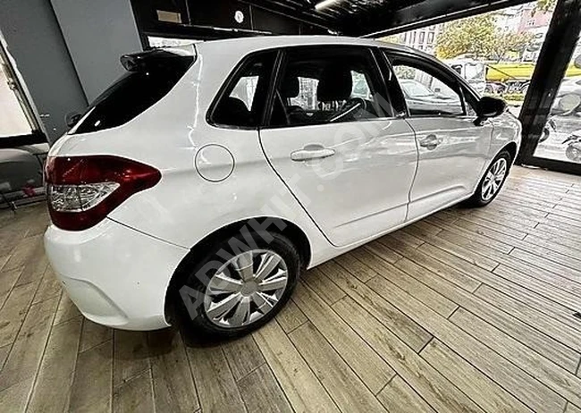 CITROEN*C4 car, model year 2014, commercial financing opportunity included.