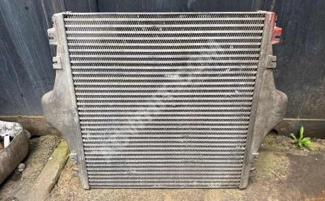 Used intercooler radiator IVECO EUROTECH/EUROSTAR
