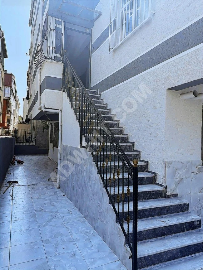 CUMHURİYET MAH KÖŞE BAŞI 260 M2 SATILIK BİNA