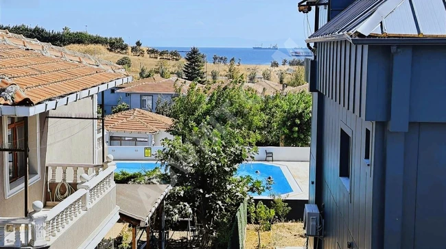 BEYLİKDÜZÜ KAVAKLI DENİZ MANZARALI LÜX TRİPLEX VİLLA 6+2