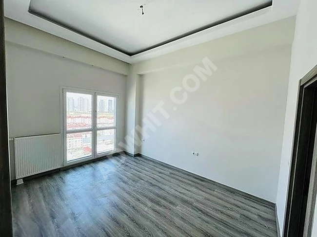 ONUR PARK LİFE SİTESİNDE EBEVEYN BANYOLU BALKONLU 2+1 SATILIK