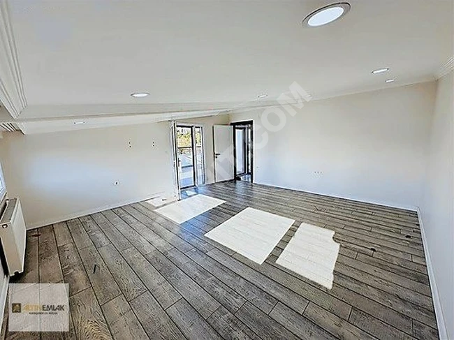 BEYLİKDÜZÜ KAVAKLI DENİZ MANZARALI LÜX TRİPLEX VİLLA 6+2