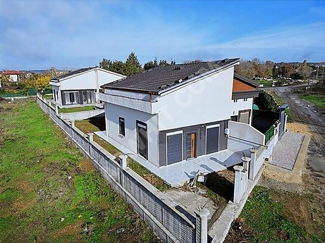 Çatalca Kabakça köyü nde köy merkezine yakın satılık villa