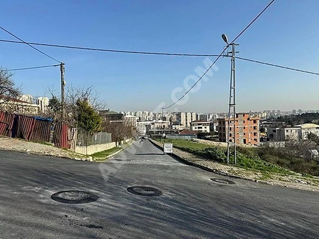 A plot of land for sale with an area of 471 square meters and a lake view in YARIMBURGAZ.