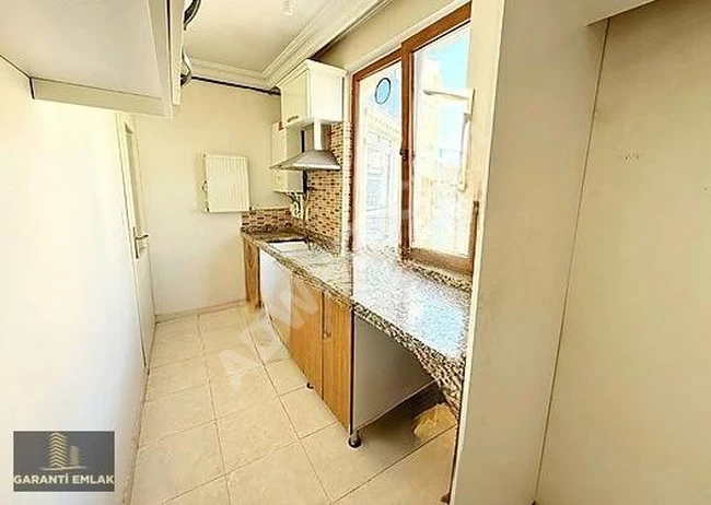 شقة 2+1 بمساحة 85 متر مربع، في الطابق الوسيط، بمبنى جديد، قريب من المتروباص