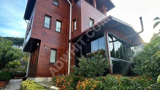 YALOVA'DA SAFRANKÖY'DE SATILIK TRİPLEKS VİLLA