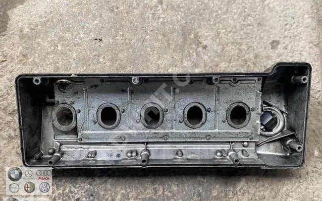 MERCEDES W124 camshaft cover (original) used A6050160005