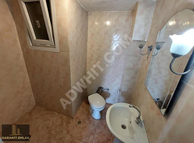 شقة للبيع قابلة للرهن، 2+1، 80 متر مربع، طابق وسط، على الشارع الرئيسي، مطلة على البحيرة