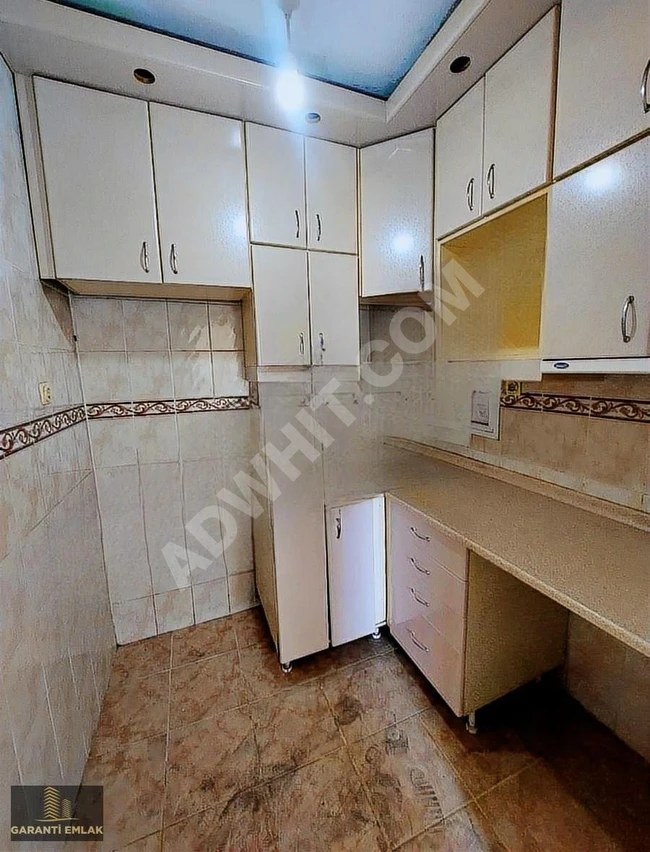 شقة للبيع قابلة للرهن، 2+1، 80 متر مربع، طابق وسط، على الشارع الرئيسي، مطلة على البحيرة