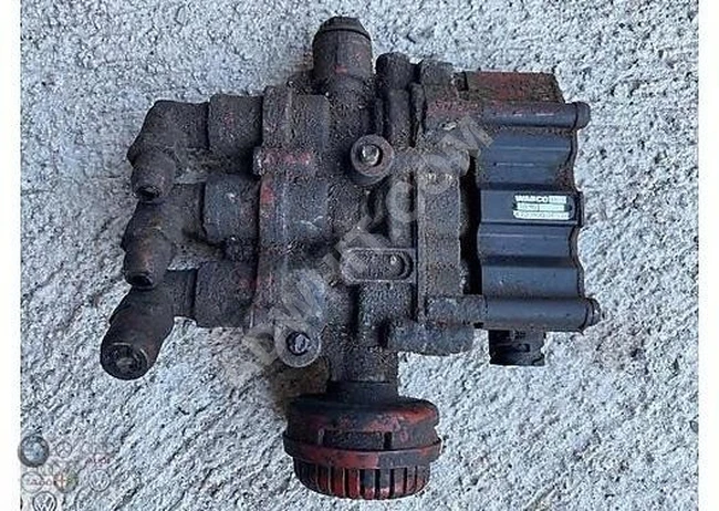 IVECO/VOLVO Air Suspension Valve 4729000650 (Original) Used